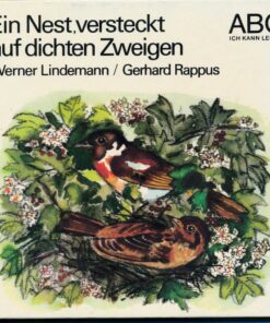 Ein Nest versteckt auf dichten Zweigen