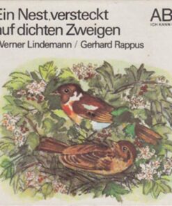 Ein Nest versteckt auf dichten Zweigen